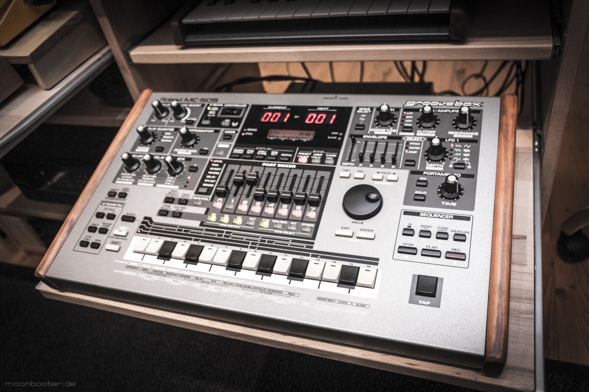 Roland MC-505